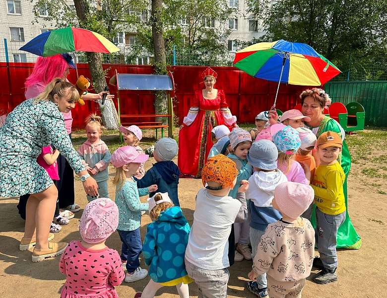 Детский сад «ЮНЭК» поздравляет всех детей нашей страны с Днем защиты детей!